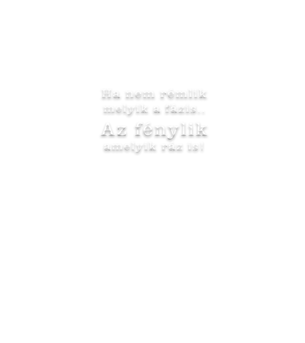  minta sötétkék pólón