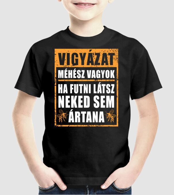  minta fekete pólón