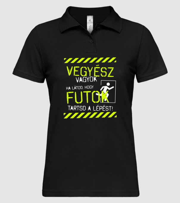  minta fekete pólón